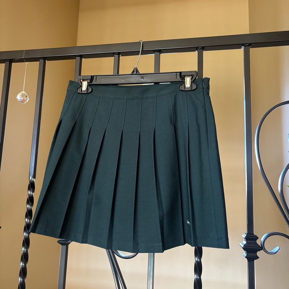 Elegant Green Pleated Skirt